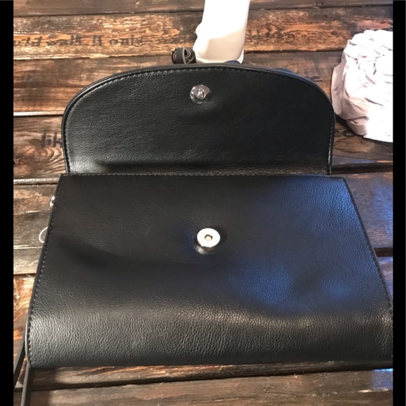 Charming Charlies Clutch - Picture 3 of 7